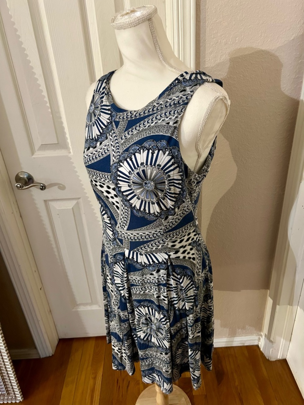 Charming Charlie Blue & White Print Knee Length Sundress in Women’s Med